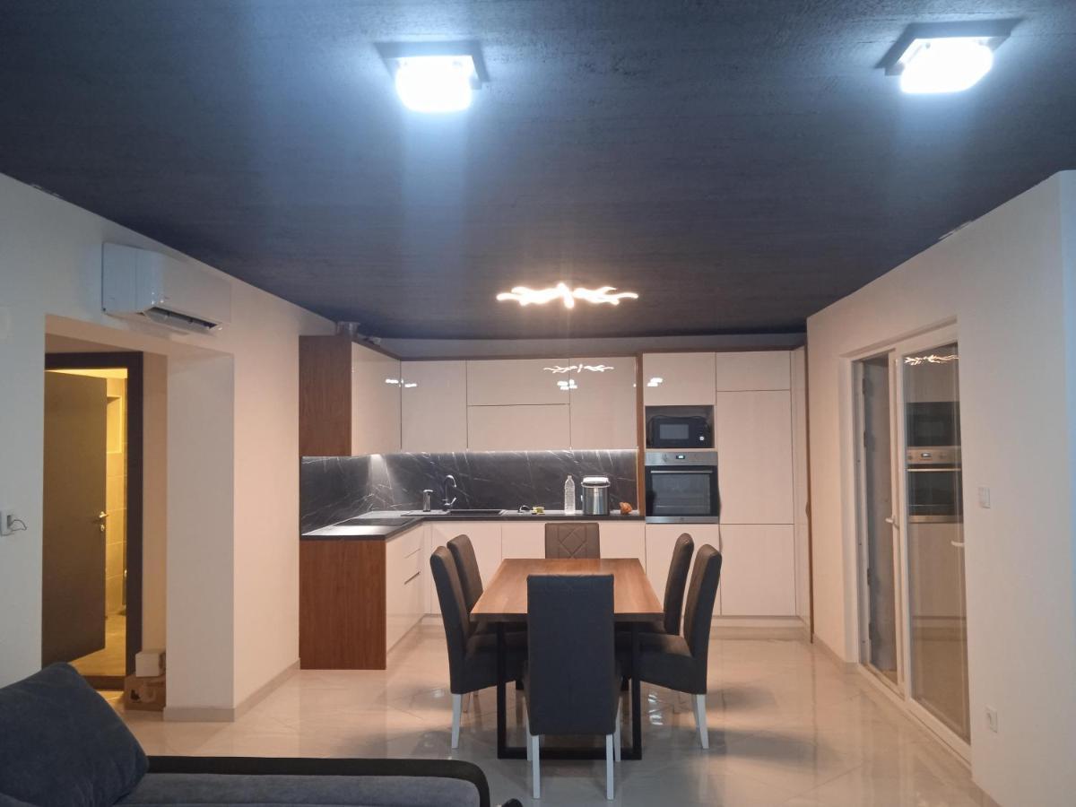 Anton Apartment Povlja  Exterior photo